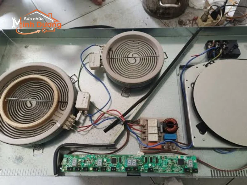 Thợ sửa bếp từ tại thanh xuân đấu nối dây tiếp địa cẩn thận để triệt tiêu dòng điện rò rỉ ra vỏ máy