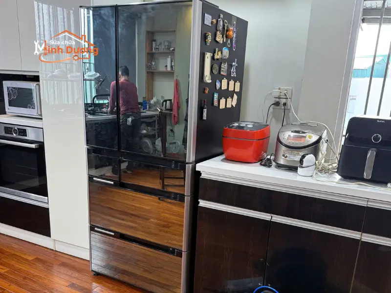 Thợ kỹ thuật sửa tủ lạnh nội địa Nhật chuyên nghiệp tại nhà