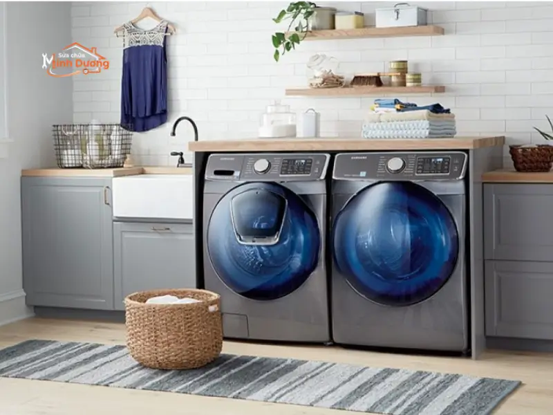 Viết phiếu bảo hành sửa máy sấy quần áo 12 tháng tại Royal City