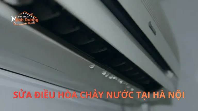 Thợ kỹ thuật Minh Dương Fix căng bạt chuyên dụng sửa điều hòa chảy nước cục lạnh tại Hà Nội.