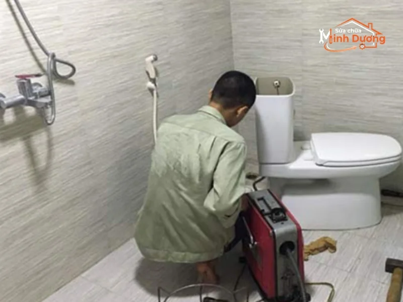 Quy trình thông tắc bồn cầu sạch gọn theo từng bước
