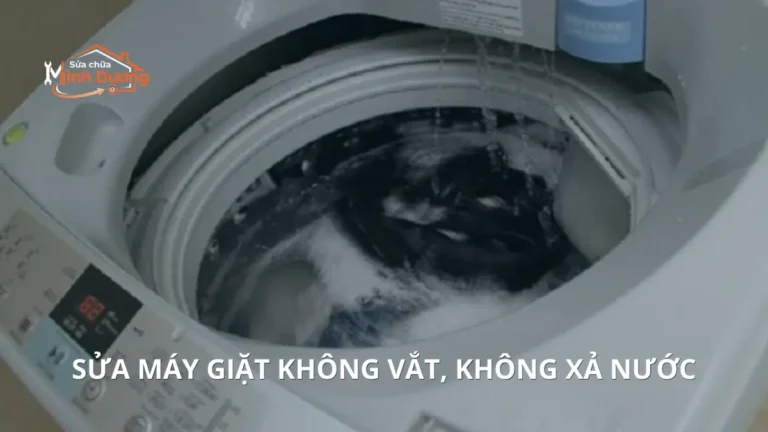 Kỹ thuật viên sửa máy giặt không vắt không xả nước tại nhà Hà Nội