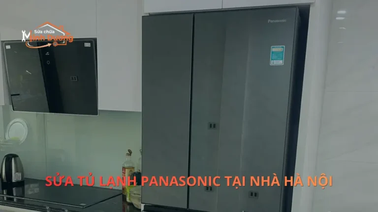 Thợ kỹ thuật Sửa Chữa Minh Dương đang kiểm tra và sửa tủ lạnh Panasonic tại nhà Hà Nội