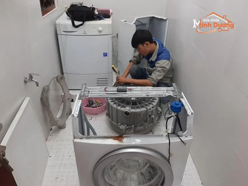 Cụm chảng ba hợp kim được làm sạch kỹ để tránh ăn mòn