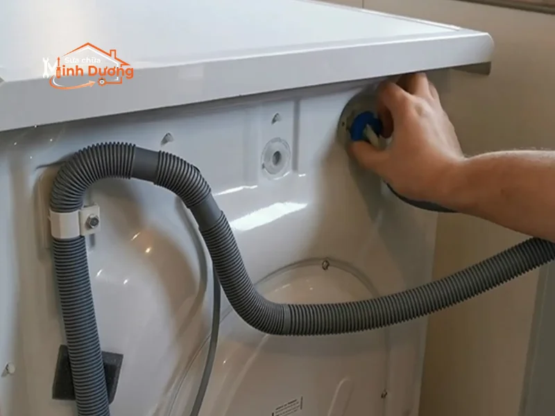 Kỹ thuật bẻ ống chữ U chống hút chân không máy giặt