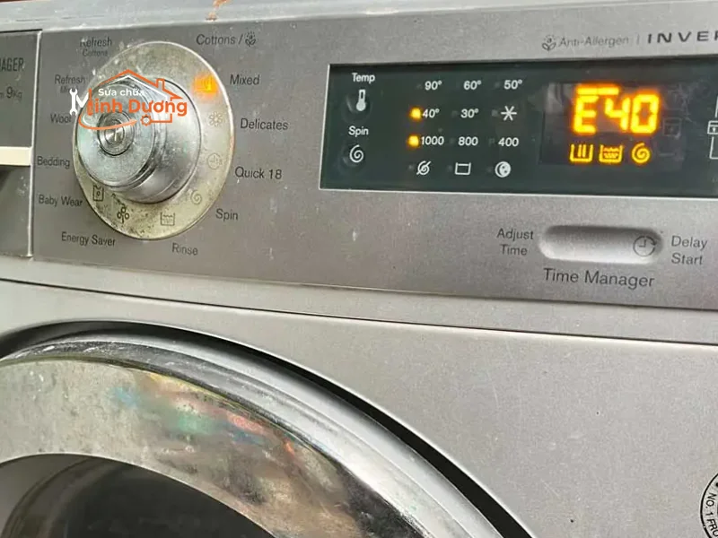 Máy giặt Electrolux báo lỗi E40 ở công tắc cửa
