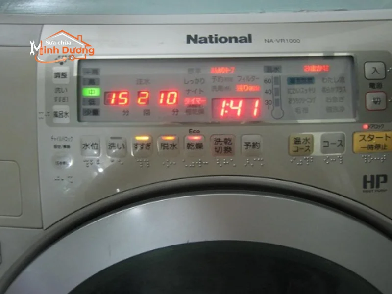 Màn hình máy giặt nội địa Nhật nhấp nháy báo lỗi