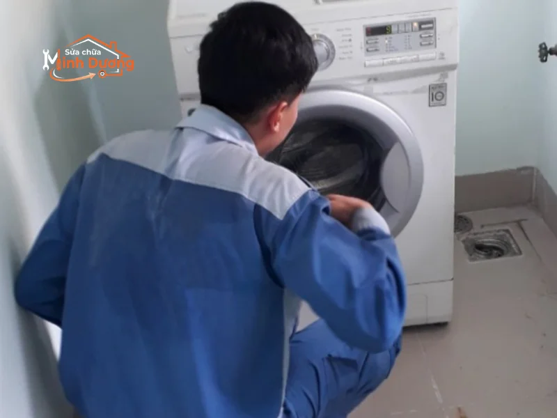 Thợ thay mới khóa cửa công tắc từ máy giặt chính hãng